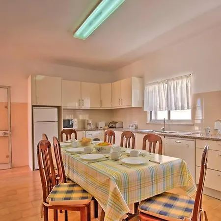 Vila Guita Family House