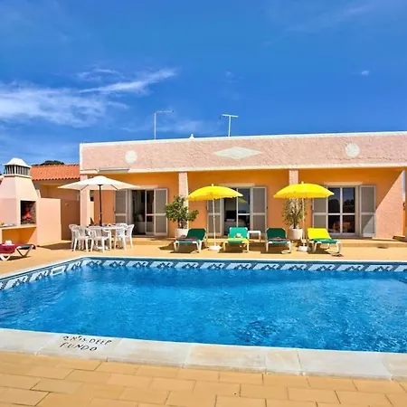 Villa Guita Family House *