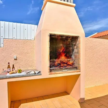 וילה Guita Family House אלבופיירה